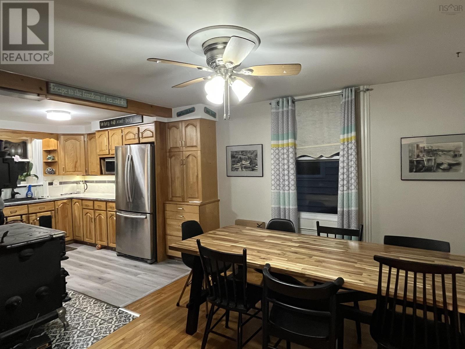 124 Young St - 9