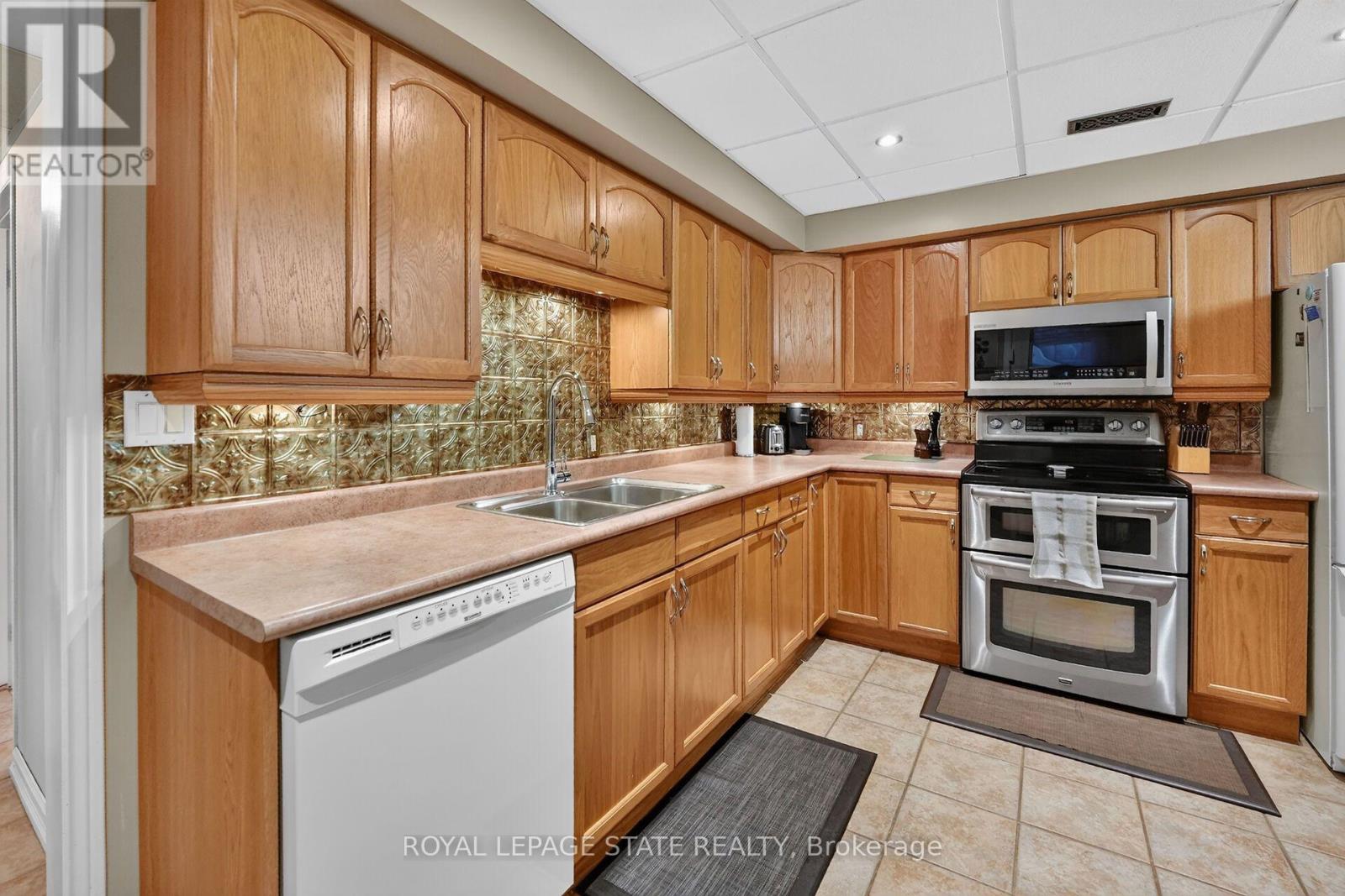 64 DRIFTWOOD COURT - 28