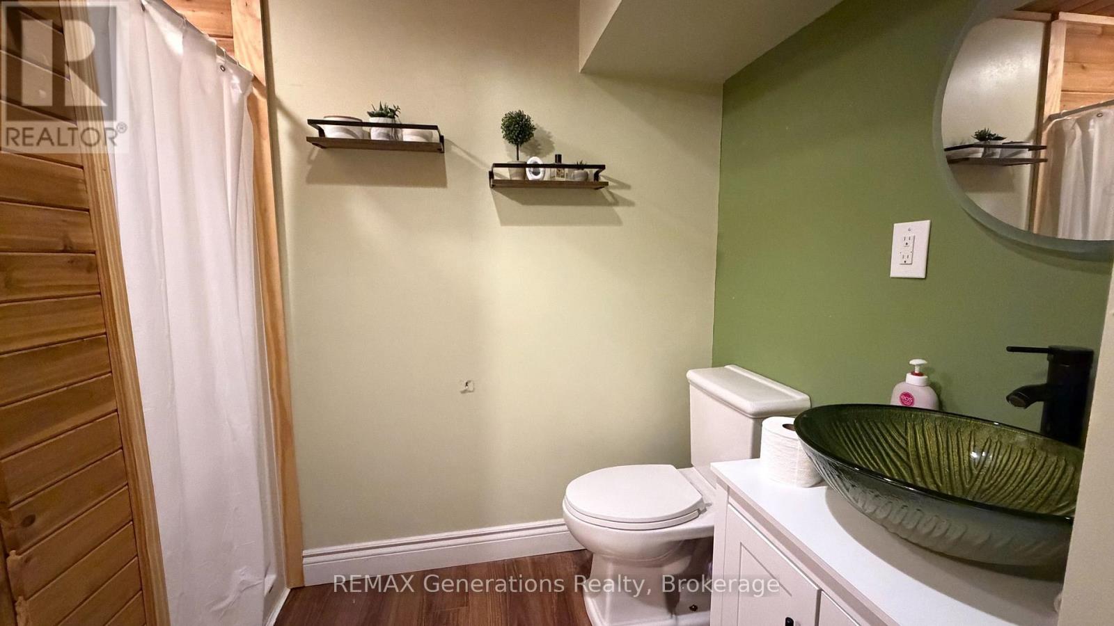 37 SOUTHRIDGE CRESCENT N - 25