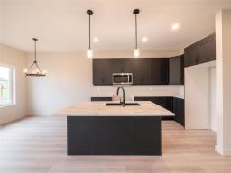 4pc Bathroom - 15 Hester Park Cove, Grande Pointe, MB R5A0E4 Photo 6