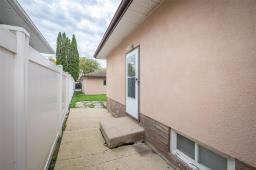552 Ravelston Avenue W, Winnipeg, MB R2C1W7 Photo 24