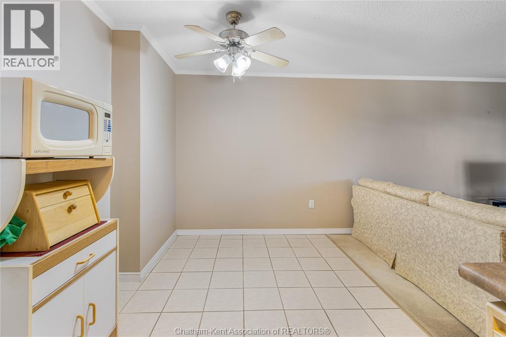 #208 955 GRAND AVENUE West - 6