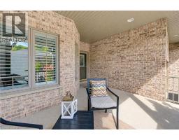 Family room - 222 Chestnut Hill Crescent, Kitchener, ON N2P2X3 Photo 6