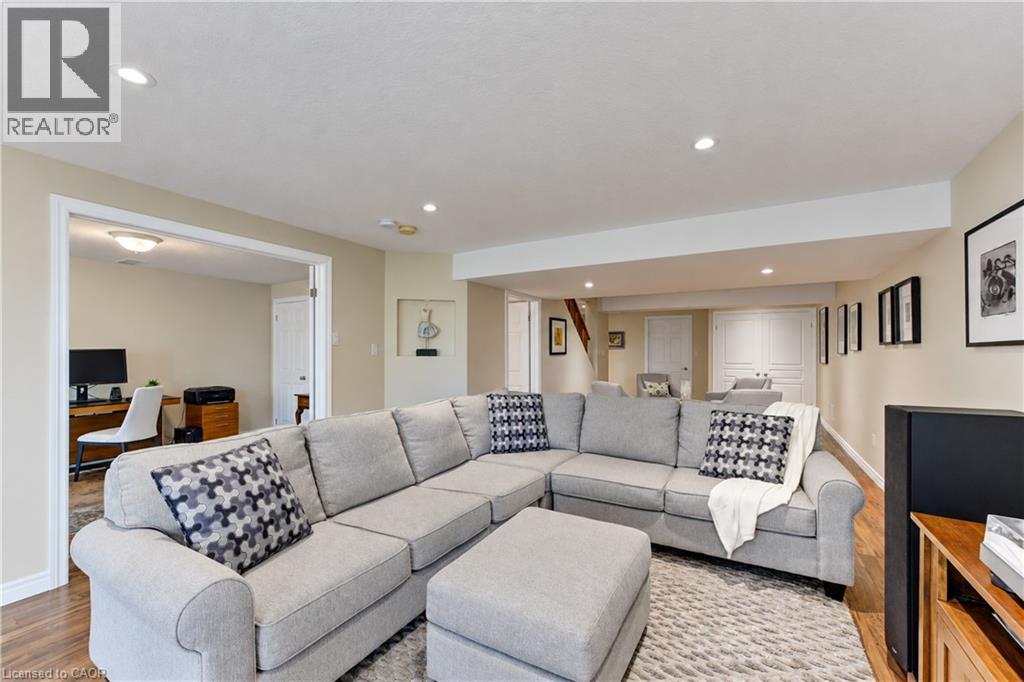 222 CHESTNUT HILL Crescent - 32