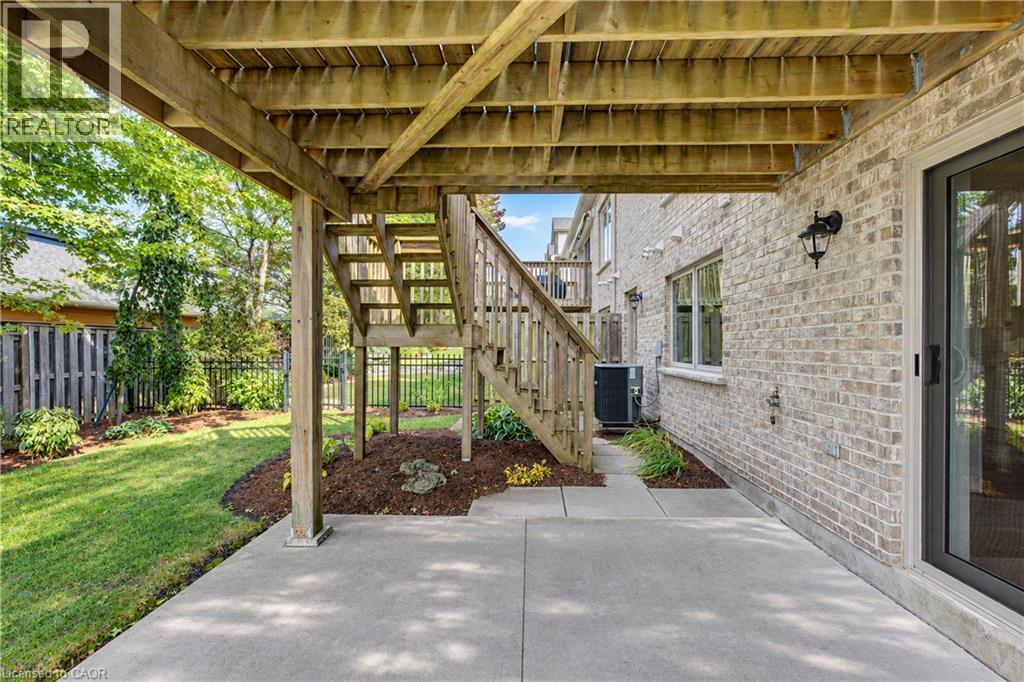 222 CHESTNUT HILL Crescent - 40