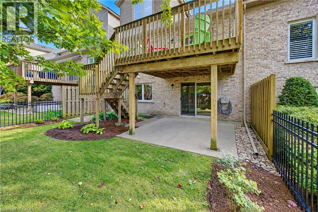 222 CHESTNUT HILL Crescent - 43