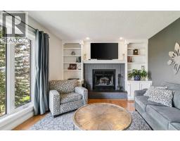 4pc Bathroom - 117 Hawkbury Close Nw, Calgary, AB T3G3E3 Photo 16
