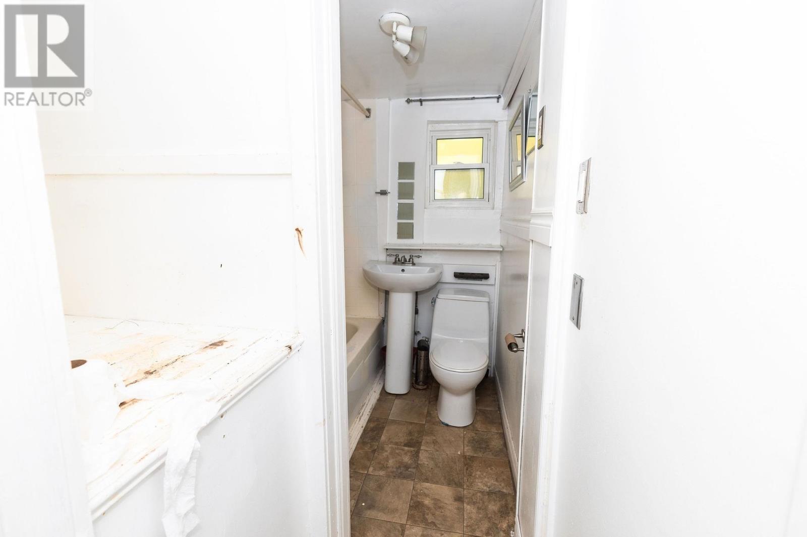 178 Dennis ST - 22