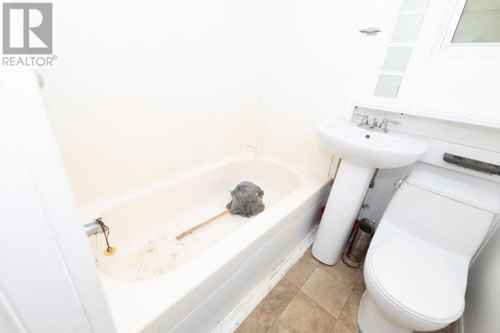 178 Dennis ST - Image 23