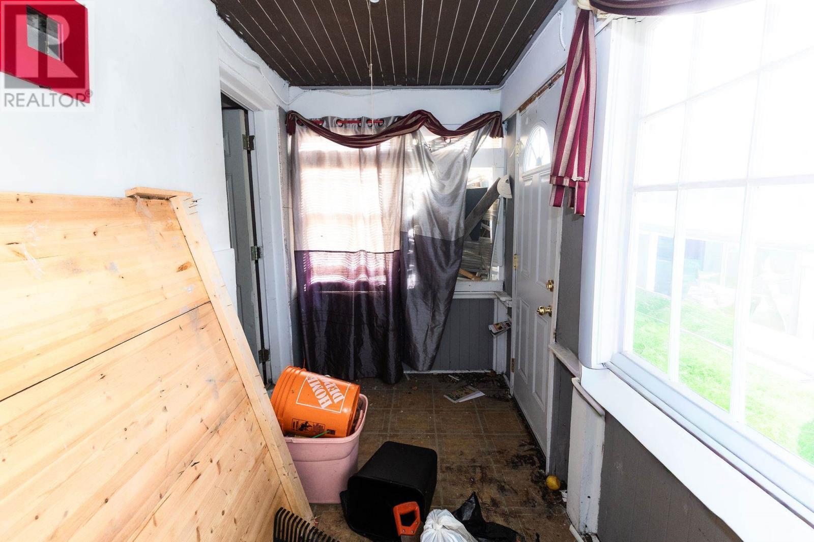 178 Dennis ST - Image 4
