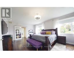 Living room - 100 Trail Boulevard, Springwater, ON L9X0S7 Photo 11