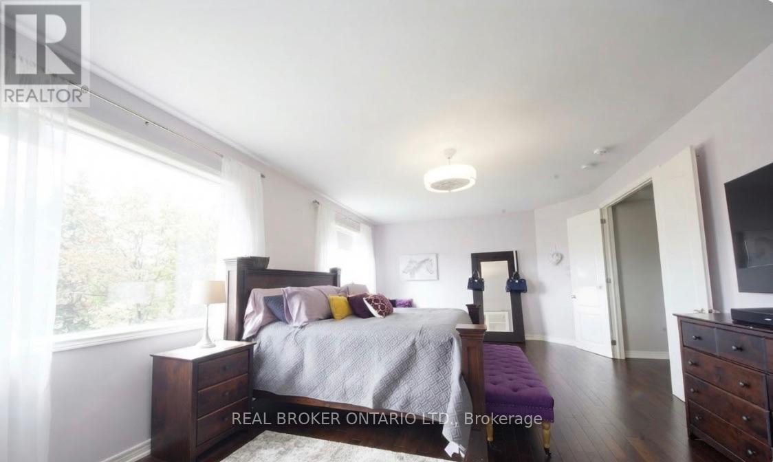 100 Trail Boulevard, Springwater photo 12