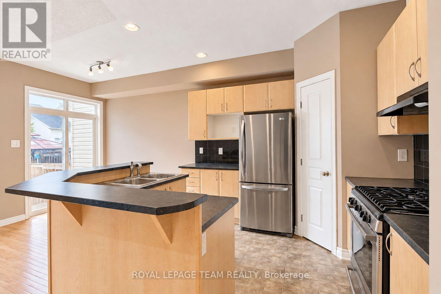 Condos for Rent in Ottawa – 119 BRIDGESTONE DRIVE, Ottawa – By Peter Sagos - Image 8