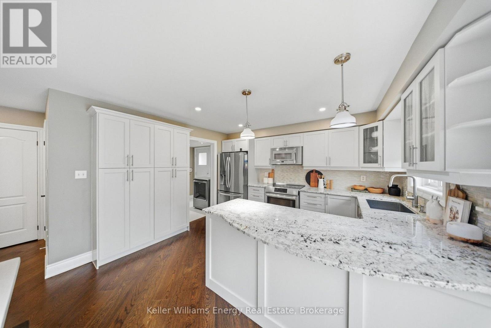 8 Holliman Lane, Ajax, ON photo 17