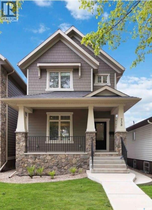 738 4th STREET E, Saskatoon