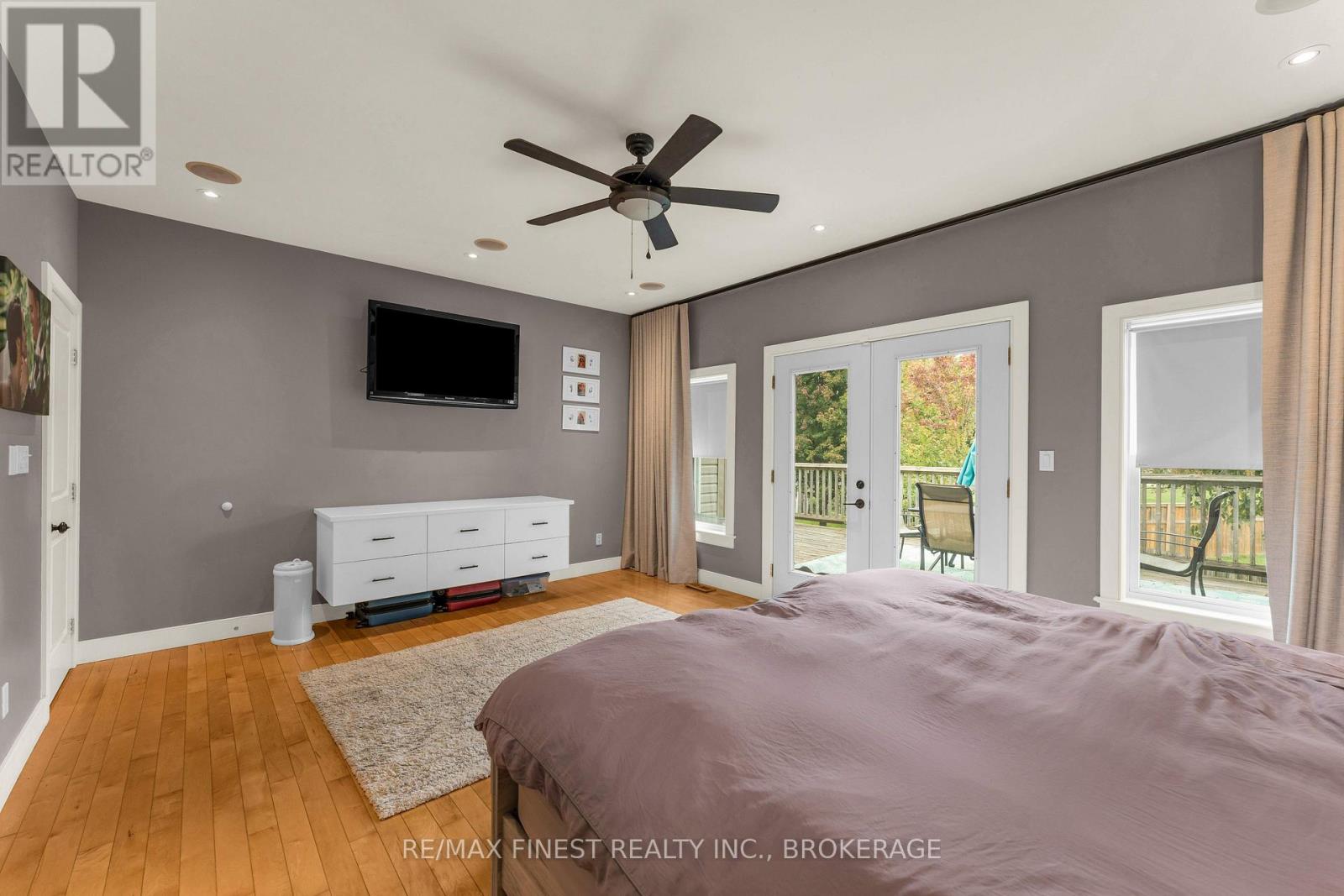 141 BENJAMIN COURT - 19