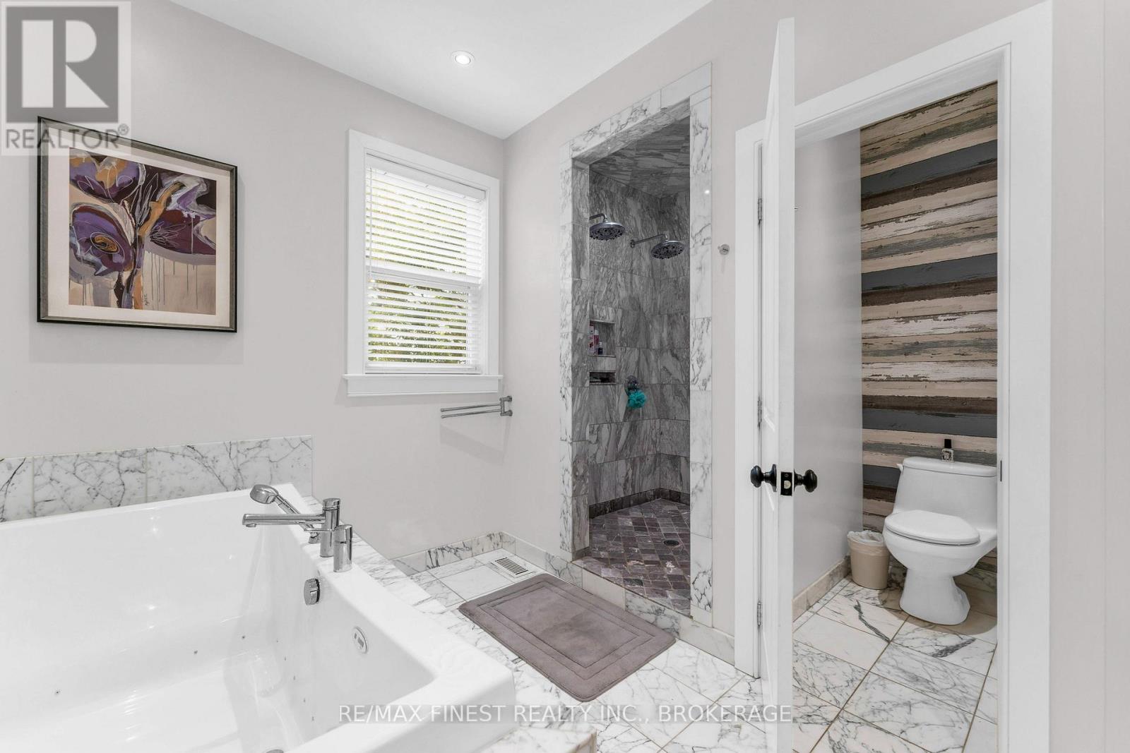 141 BENJAMIN COURT - 22