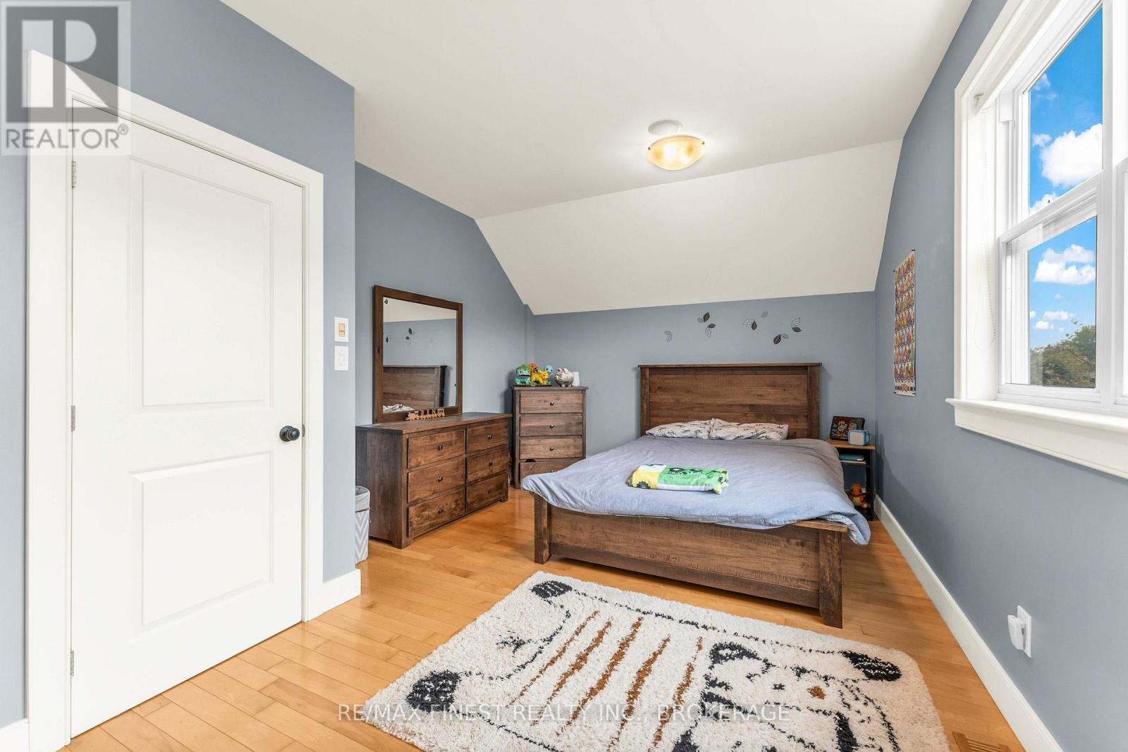 141 BENJAMIN COURT - 26