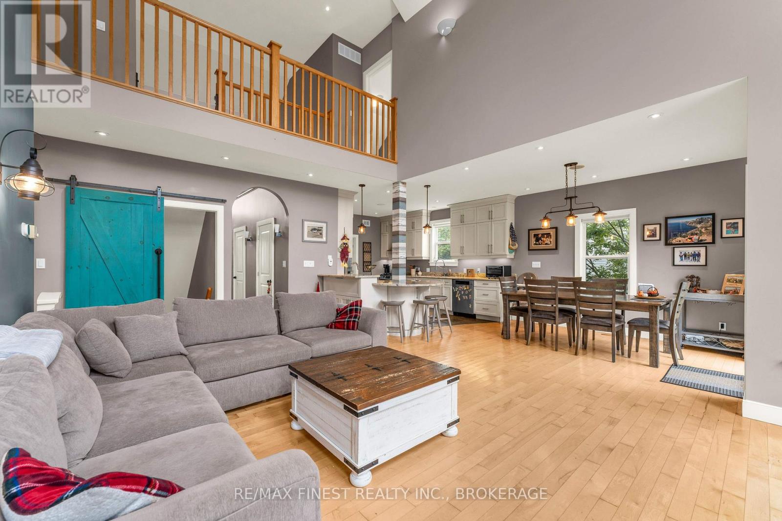 141 BENJAMIN COURT - 9