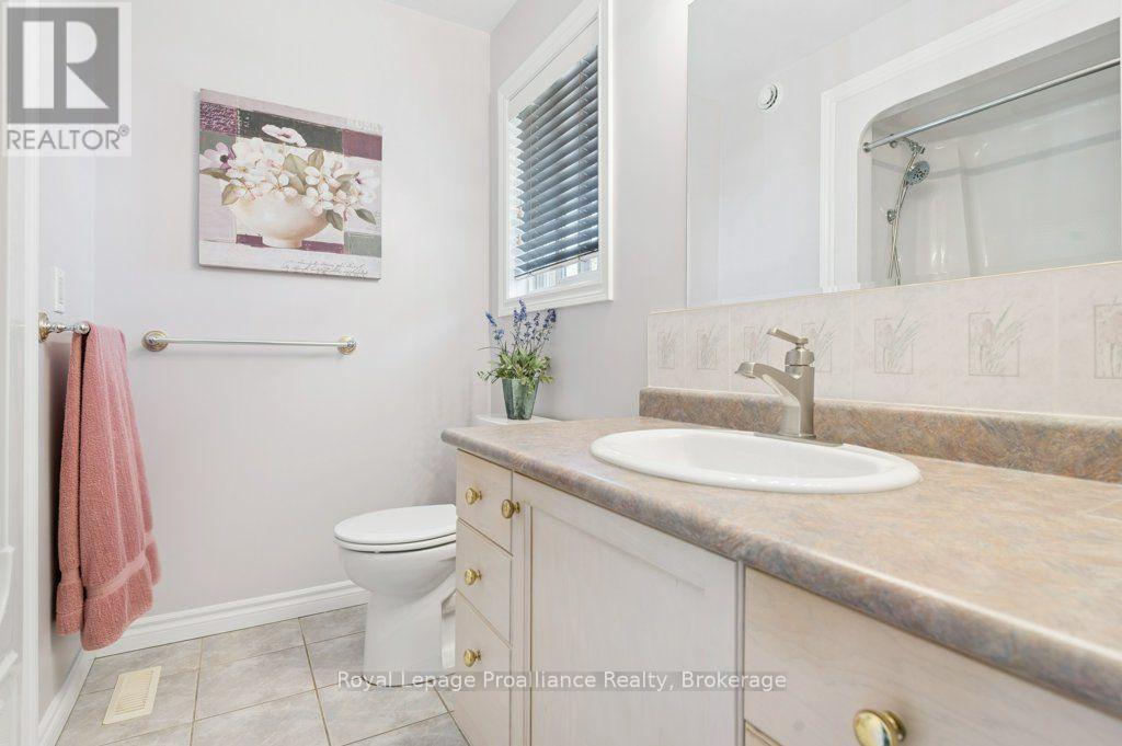 128 Maple Drive, Belleville, ON photo 24