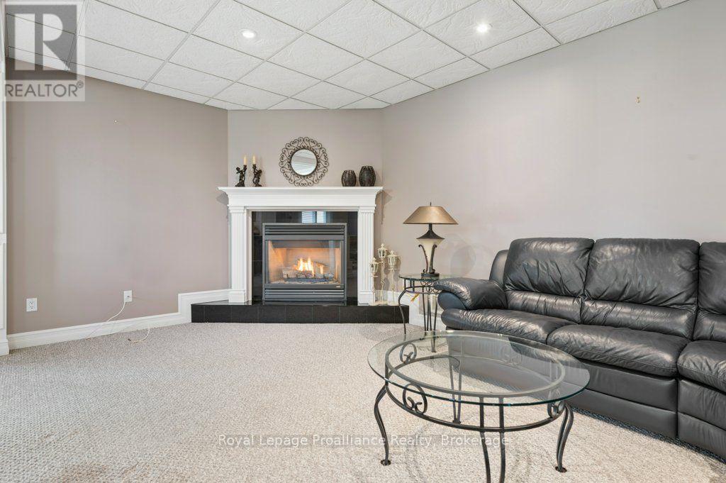 128 Maple Drive, Belleville, ON photo 25