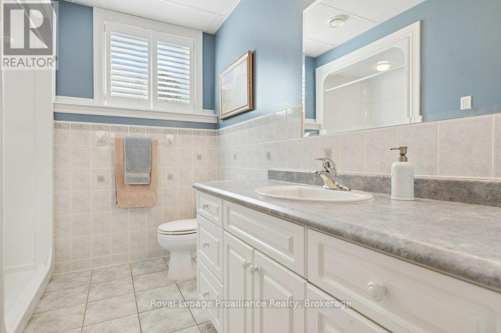 128 Maple Drive, Belleville, ON photo 32