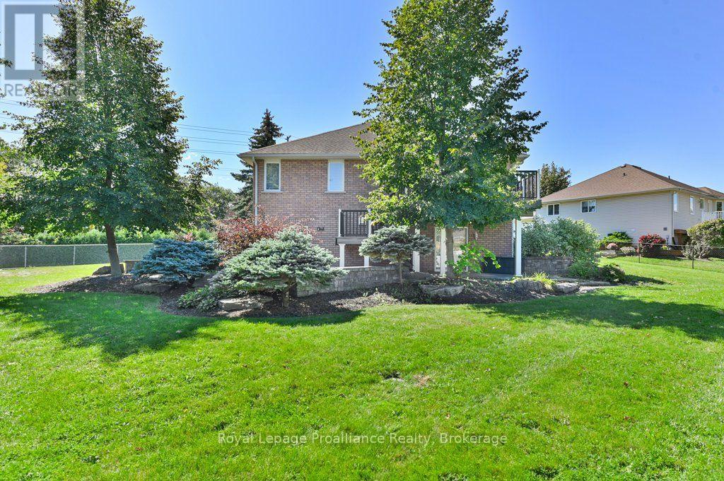 128 Maple Drive, Belleville, ON photo 44