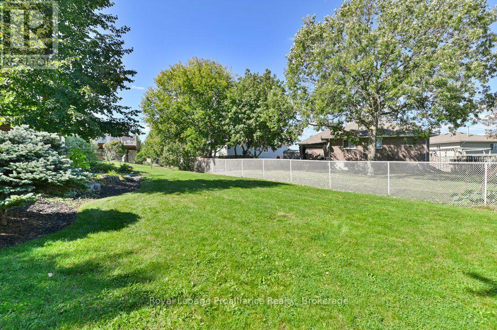 128 Maple Drive, Belleville, ON photo 45