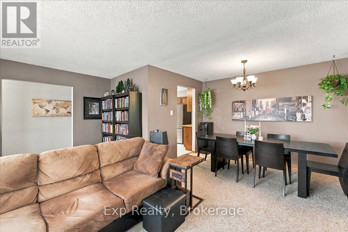 804 Sherbrooke Street, Peterborough, ON photo 11