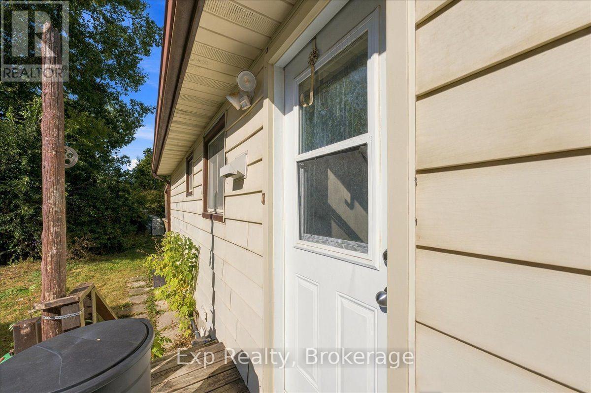 804 Sherbrooke Street, Peterborough, ON photo 38