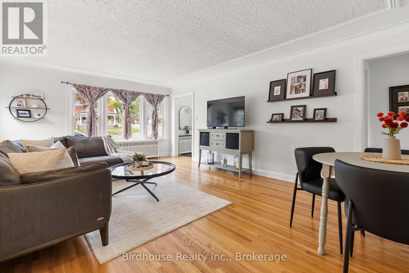 14 ANGELINE STREET S - 12