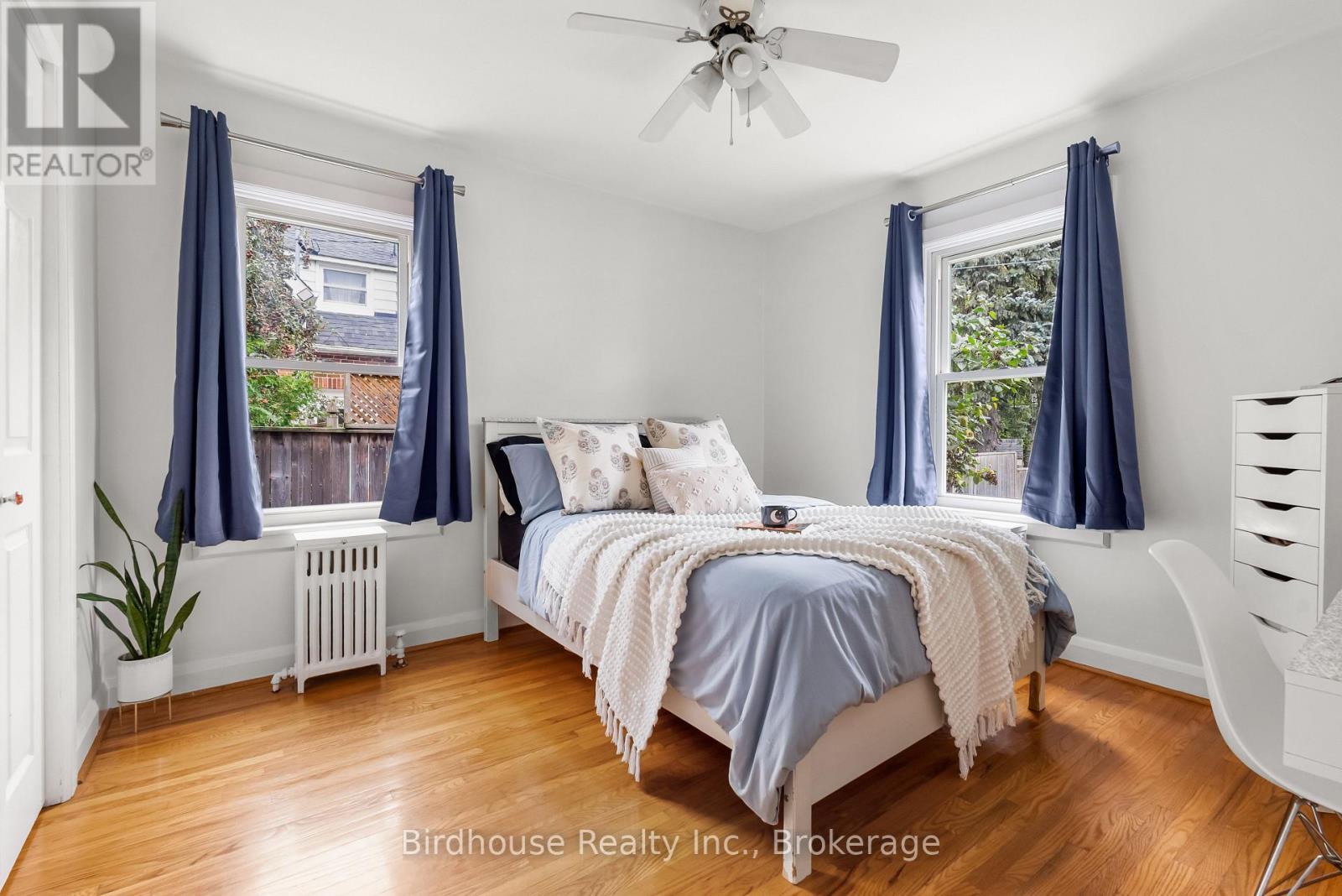 14 ANGELINE STREET S - 24
