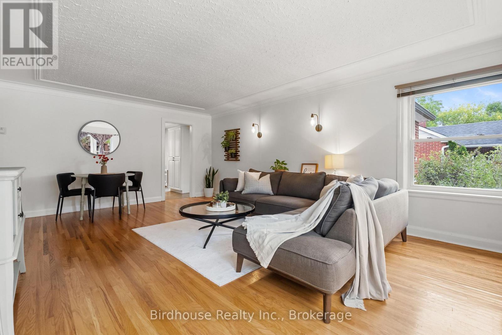 14 ANGELINE STREET S - 8