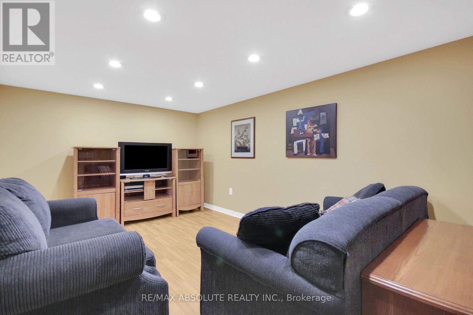 144 OLD COLONY ROAD - 31
