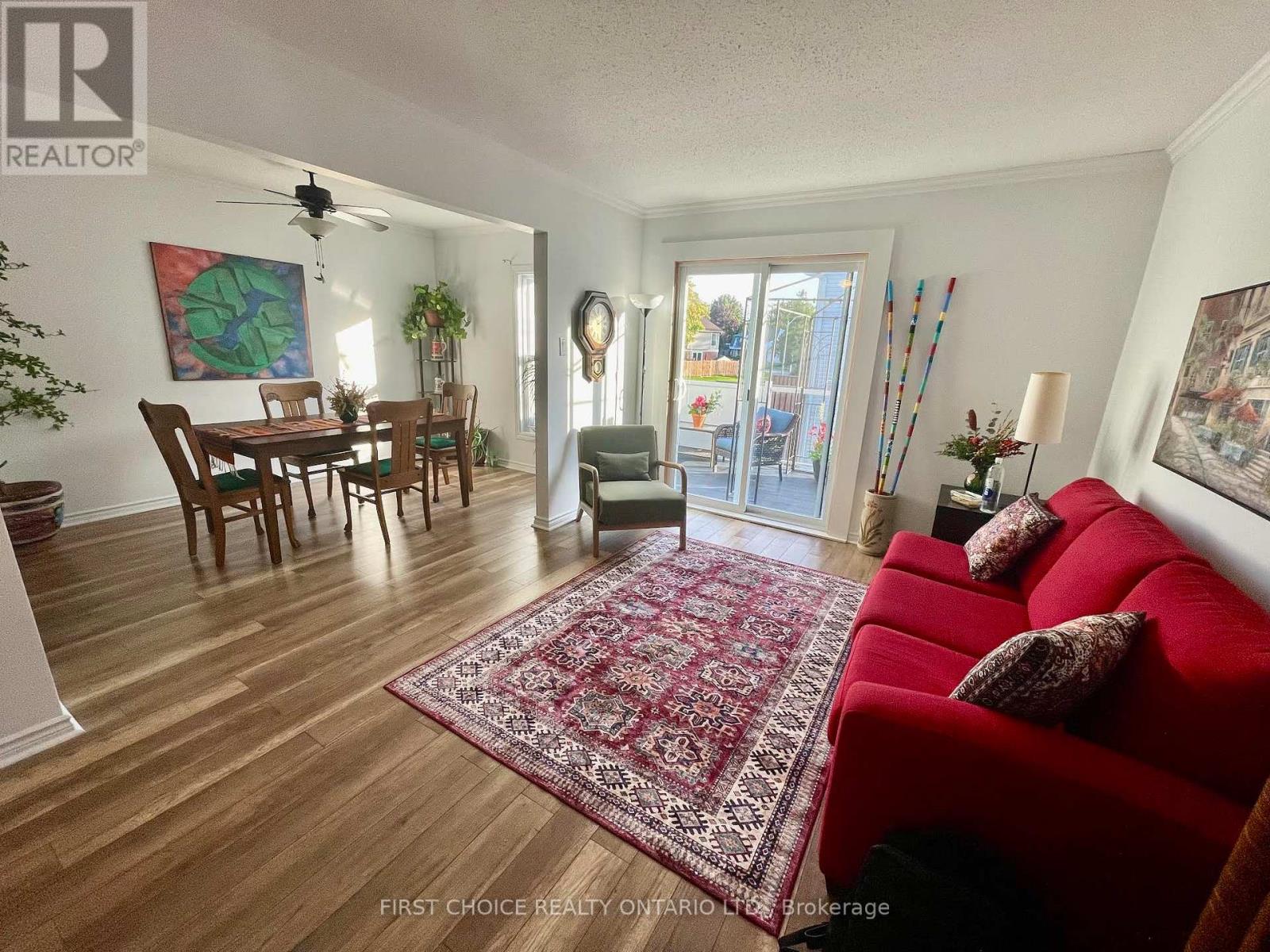 #186 825 CAHILL DRIVE W - Image 9