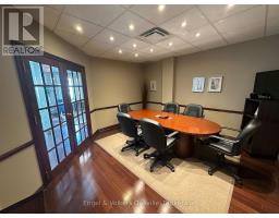 104 - 146 Lakeshore Road E, Oakville, ON L6J1H4 Photo 10