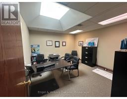 104 - 146 Lakeshore Road E, Oakville, ON L6J1H4 Photo 14