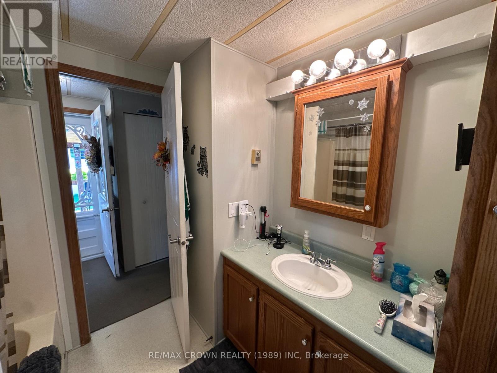 #27 395 RIVERBEND ROAD - Image 24