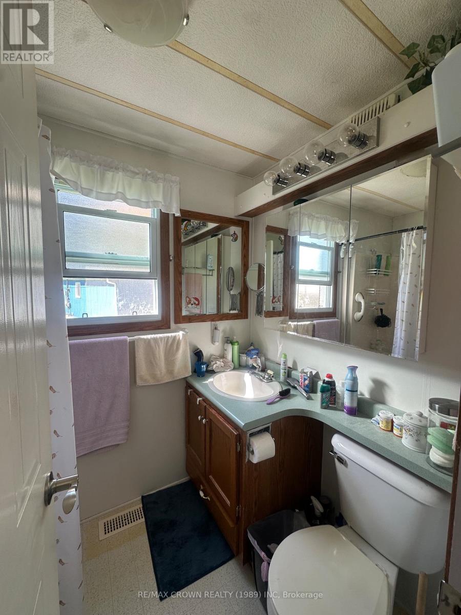#27 395 RIVERBEND ROAD - 32