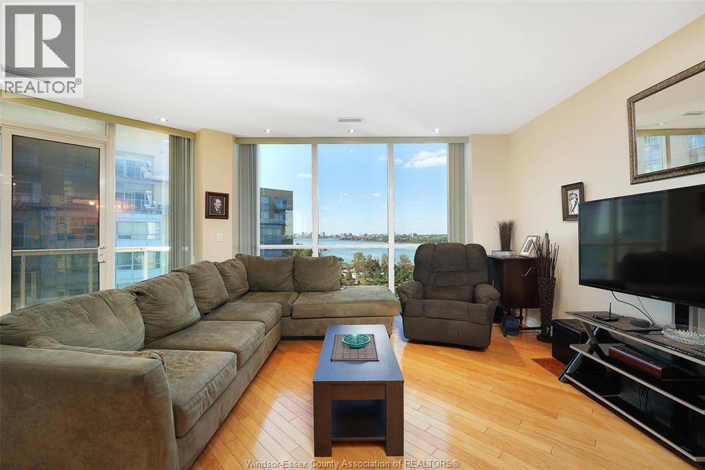 #901 4955 Riverside DRIVE East - 15