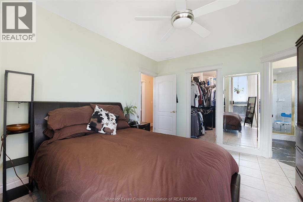 #901 4955 Riverside DRIVE East - 18