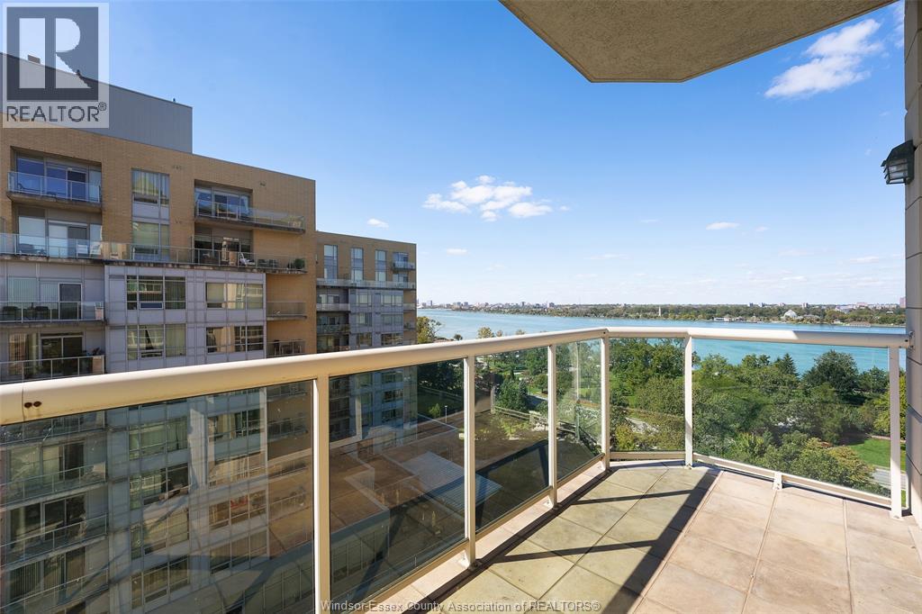 #901 4955 Riverside DRIVE East - 22