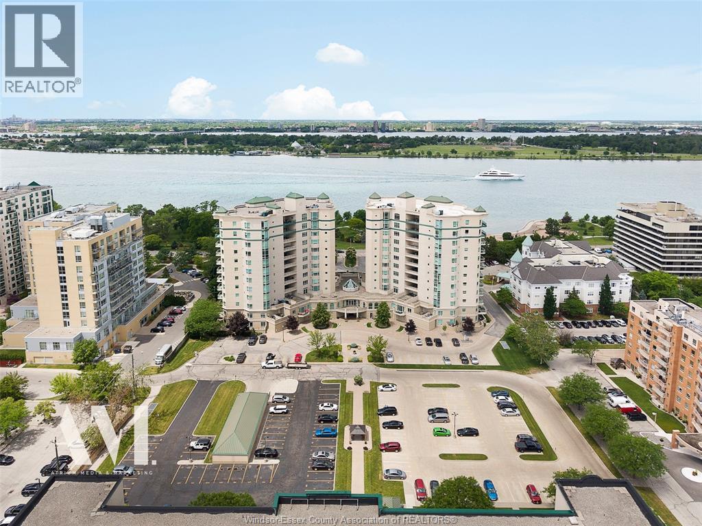 #901 4955 Riverside DRIVE East - 39