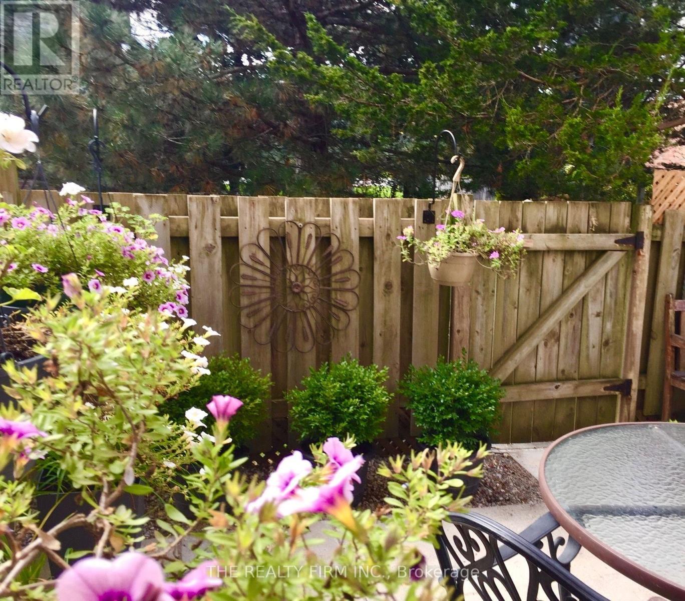 #32 110 DEVERON CRESCENT - 42
