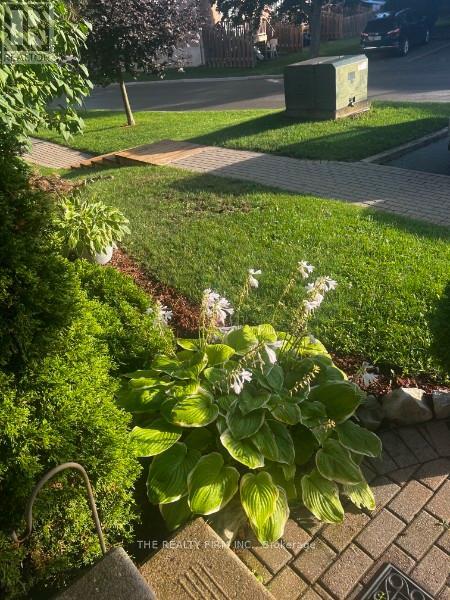 #32 110 DEVERON CRESCENT - 46
