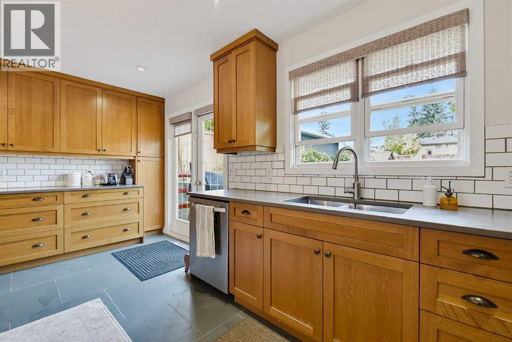 716 Seymour Avenue SW - 19
