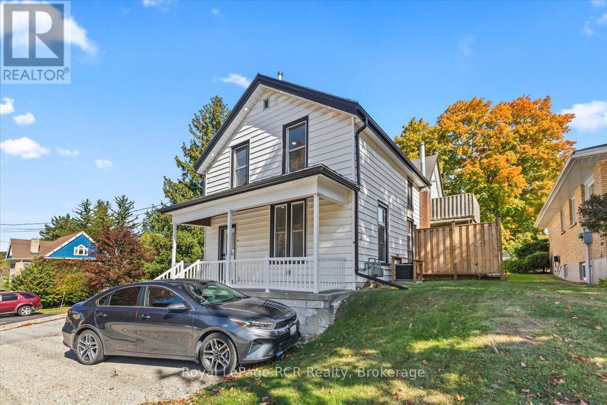 210 COLBORNE STREET S - 2