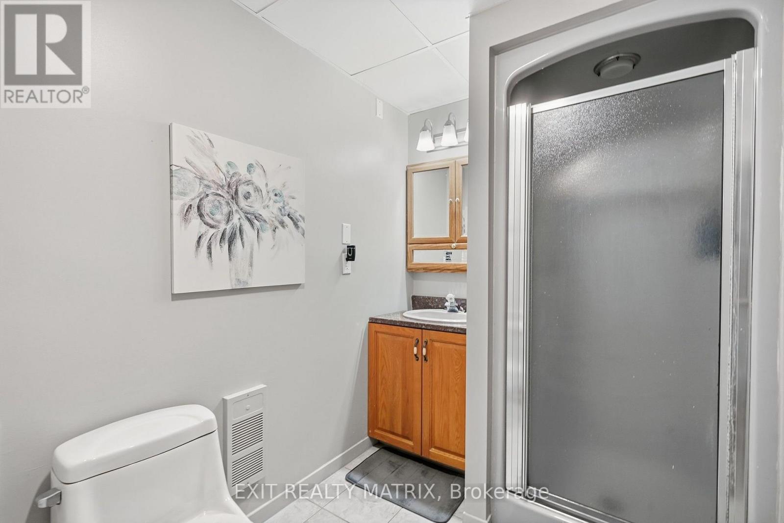 353 NELSON STREET E - 24