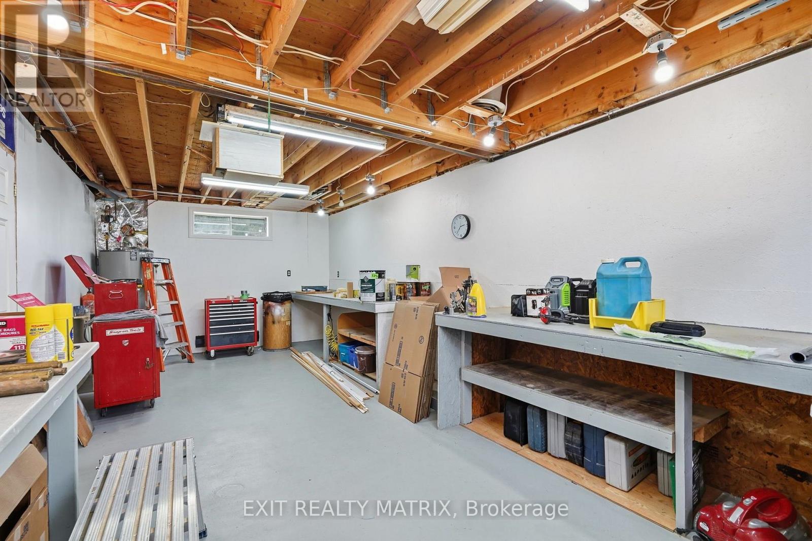353 NELSON STREET E - 26