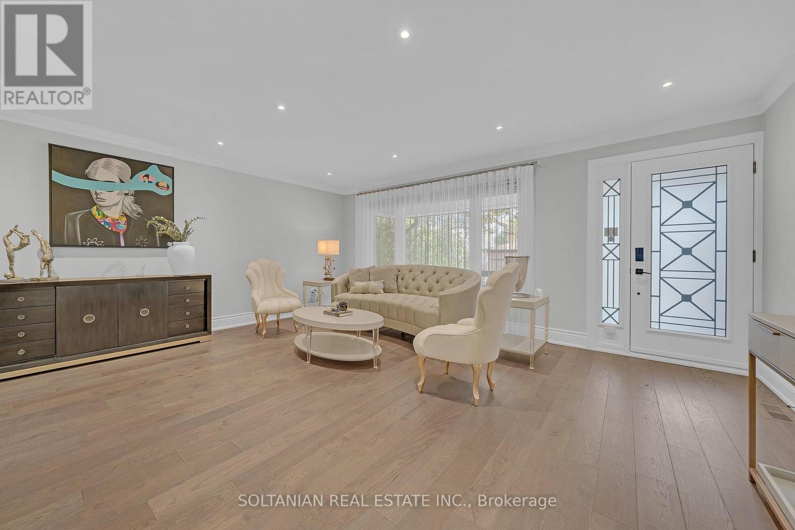 Photo of 33 MADAWASKA AVENUE